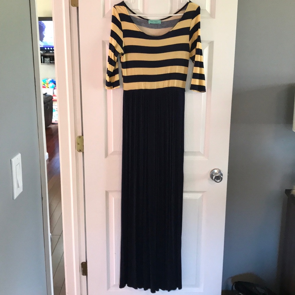 Filly Flair Navy and Yellow 3/4 Sleeve Maxi